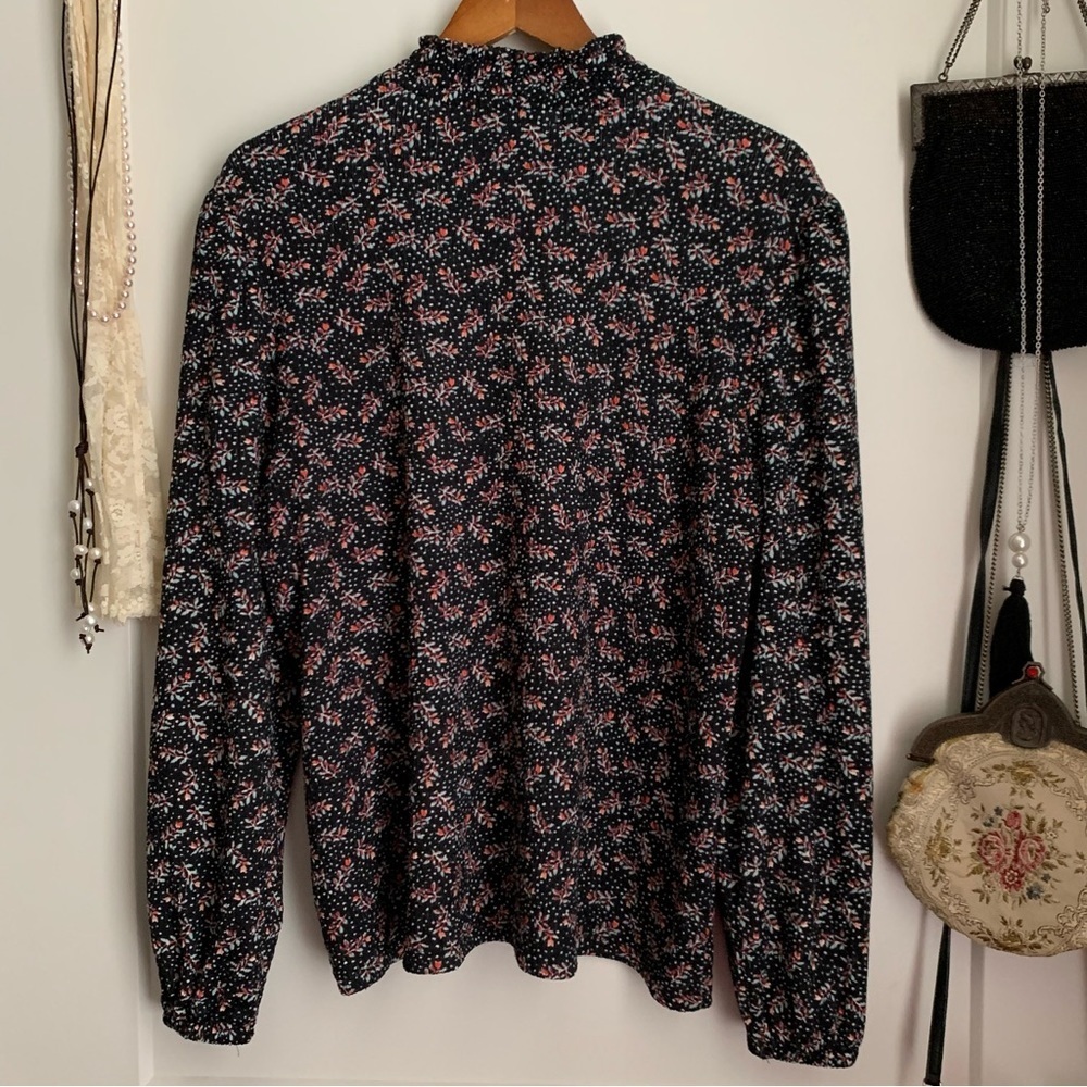 Loft Top - Size Large - Picture 6 of 7
